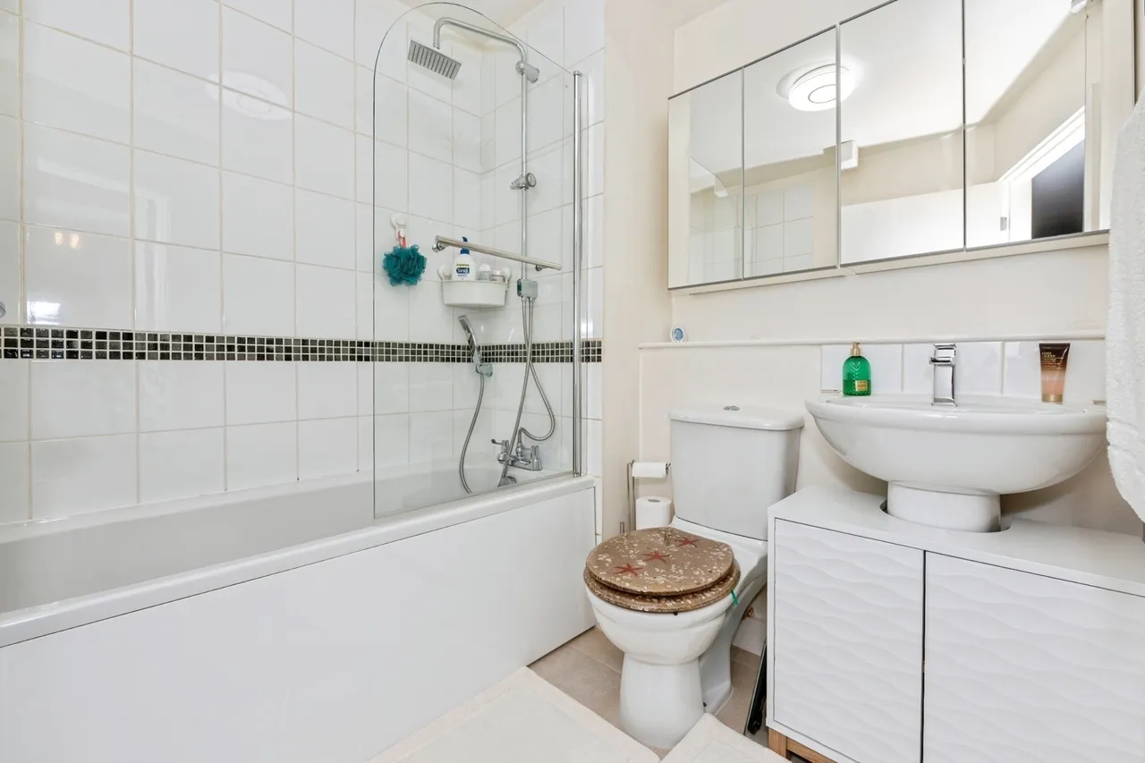 Fleming Road, Chafford Hundred, Grays, Essex, RM16, photo 6