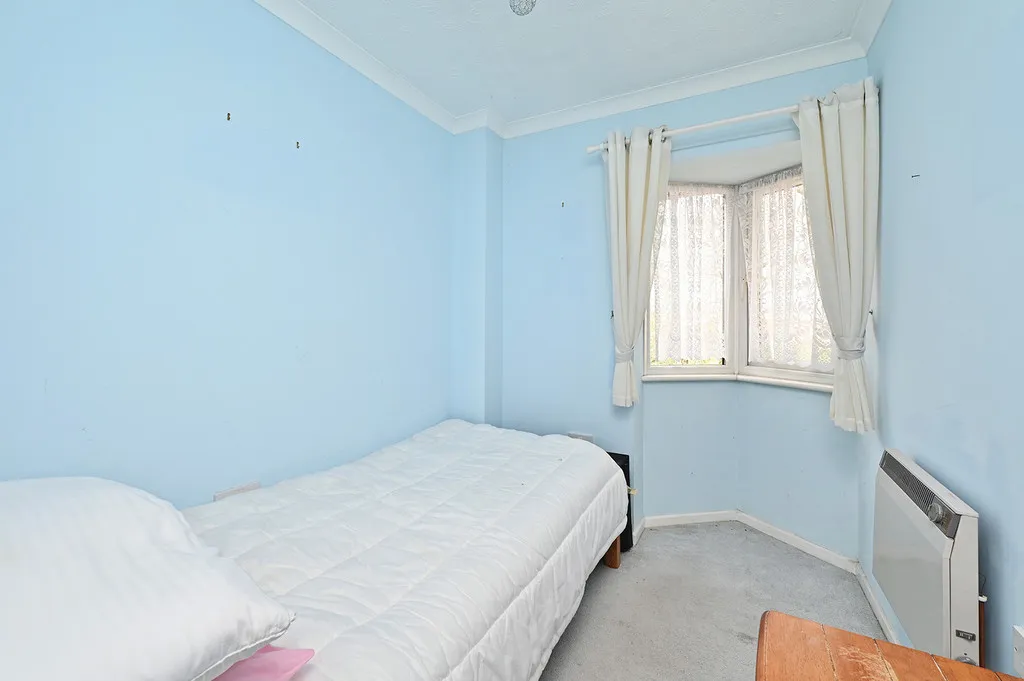 Broom Way, Blackwater, GU17, photo 6