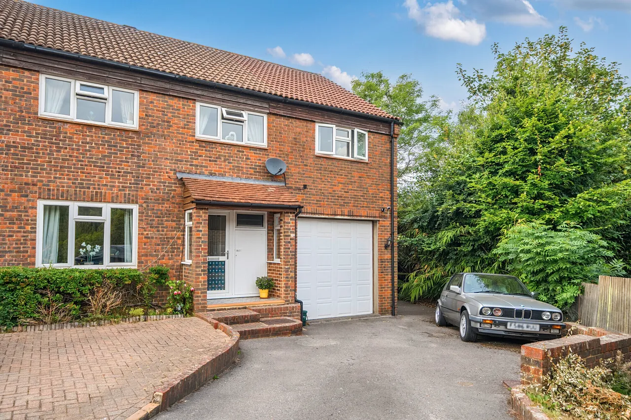 5 bed house for sale — Williamson Close, Haslemere, GU27