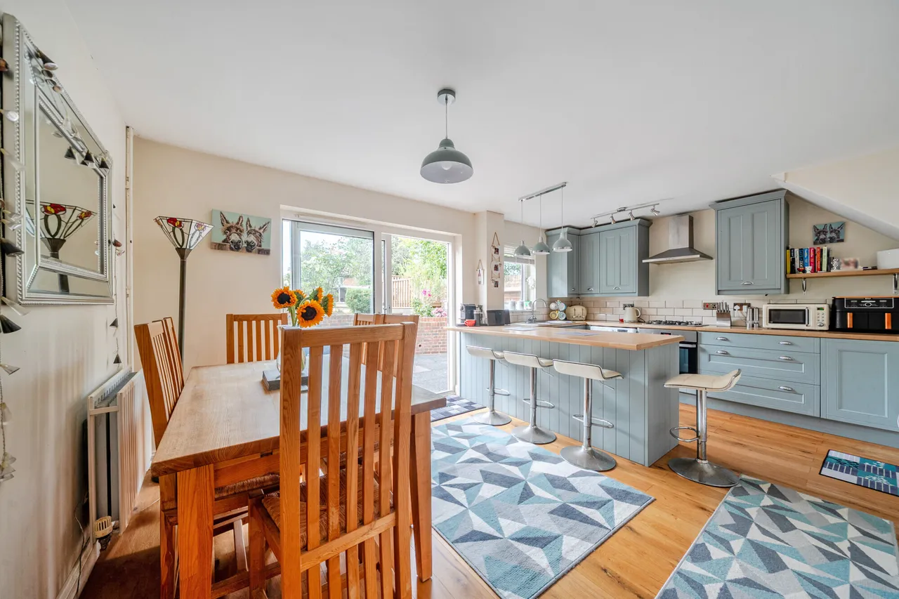 Williamson Close, Haslemere, GU27, photo 2