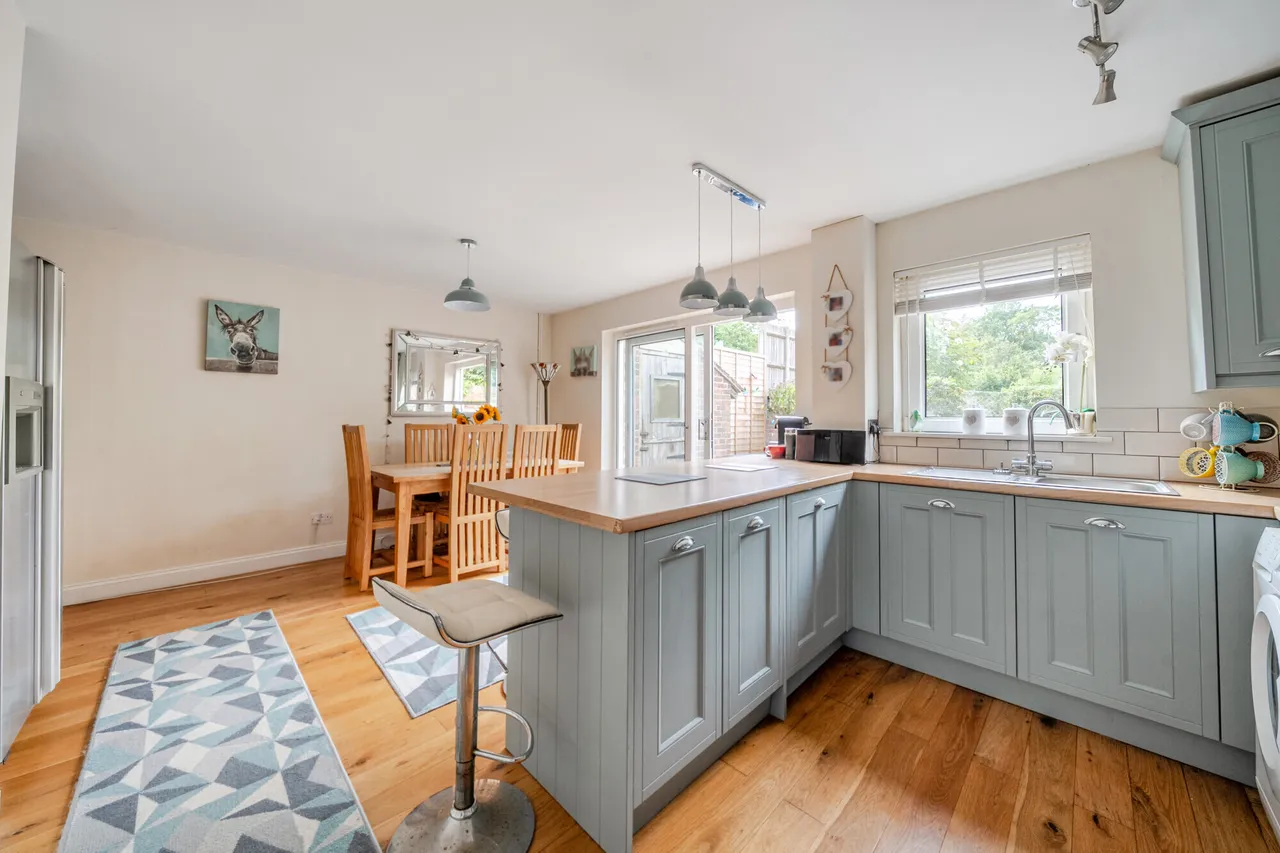 Williamson Close, Haslemere, GU27, photo 6