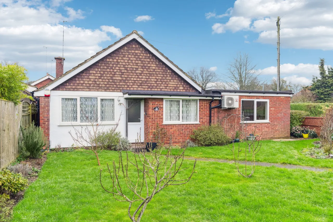 3 bed house for sale, Seamons Close, Dunstable, LU6