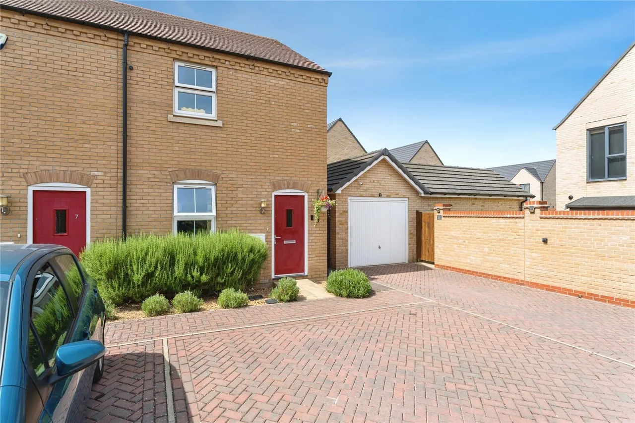 2 bed house for sale, Chivers Way, Cambridge, CB24