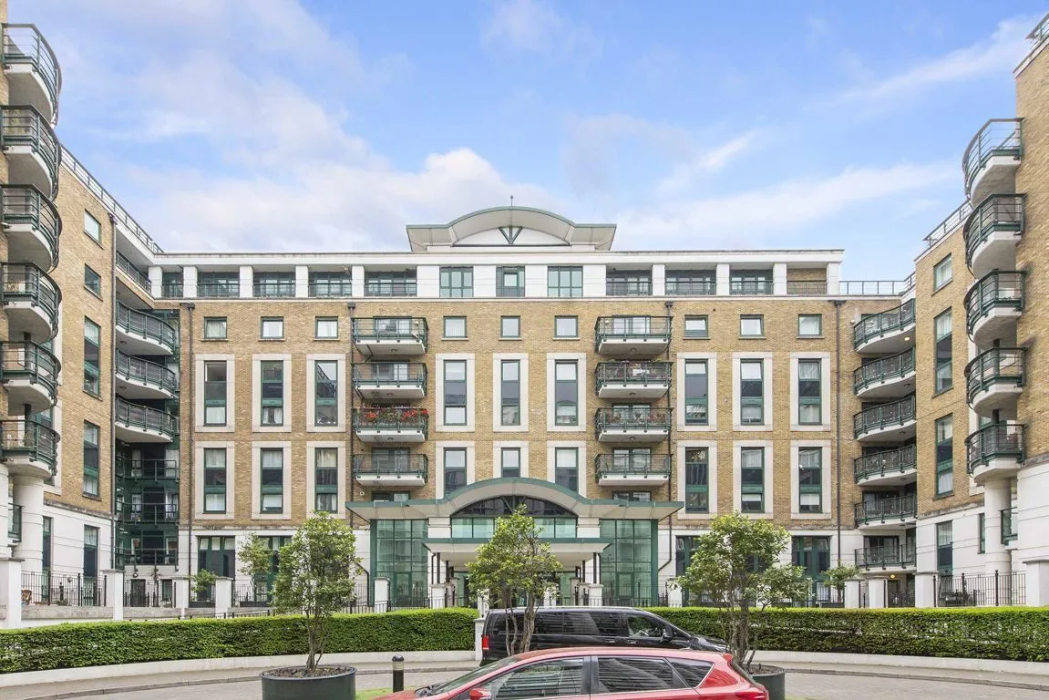 3 bed property to rent, Beckford Close, W14