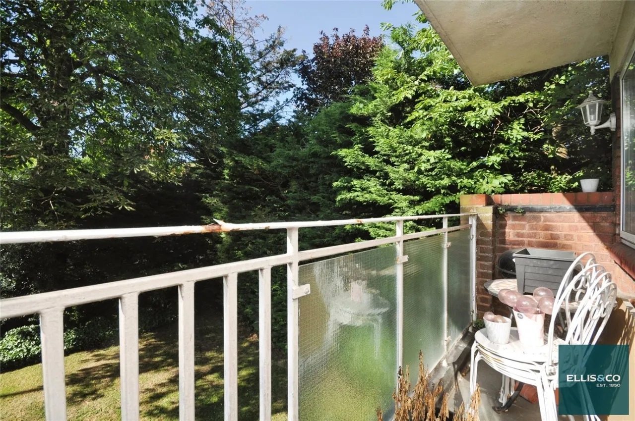 Hendon Lane, Finchley, N3, photo 14