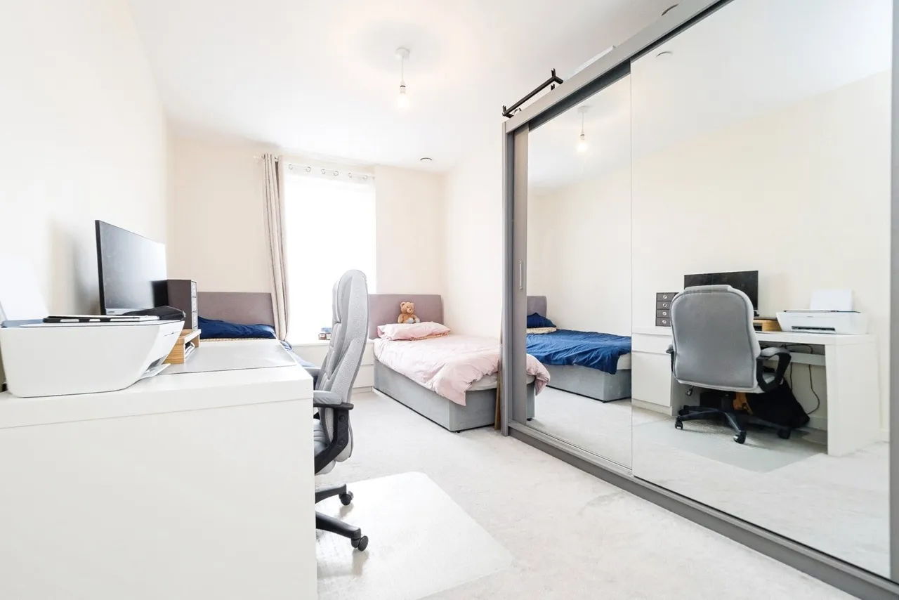 Shipbuilding Way, Upton Park, London, E13, photo 12