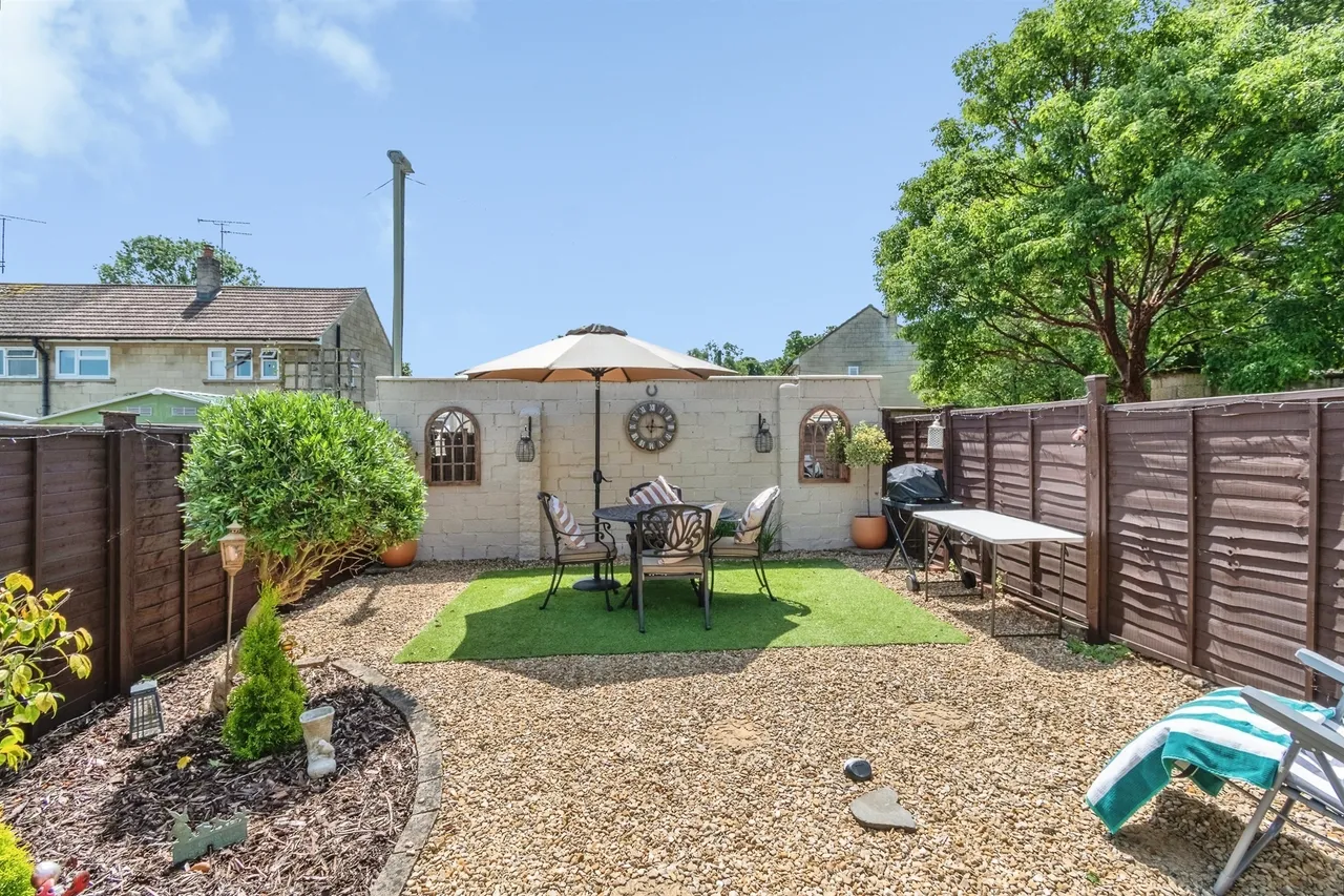 Pine Close, Corsham, SN13, photo 18