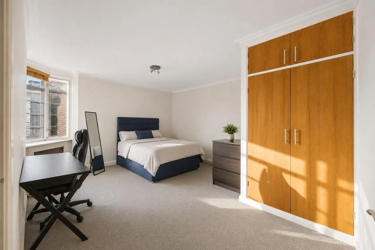 Finchley Road, London NW3 6LE, photo 4