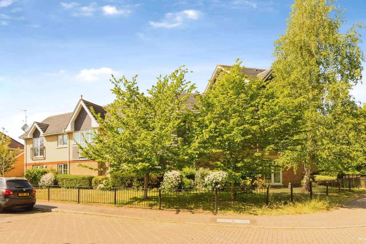2 bed flat for sale, Priestley Road, Stevenage, SG2