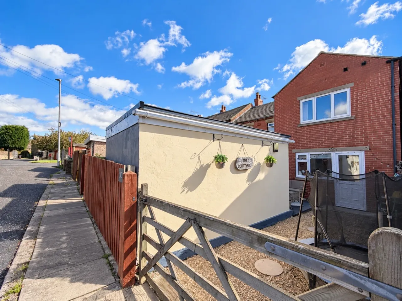 Westroyd Avenue, Hunsworth, BD19, photo 4