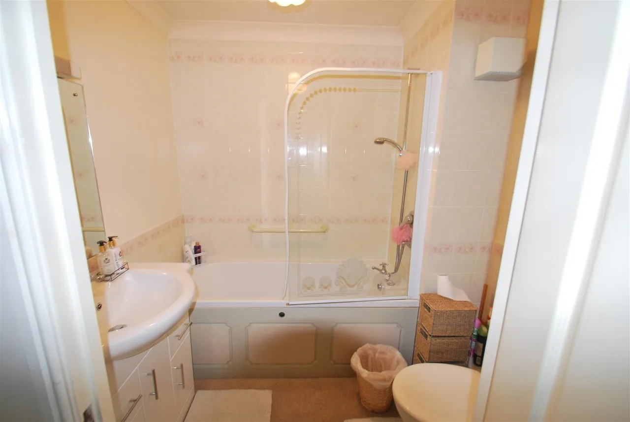 Chapelfields, Frodsham, Cheshire, WA6 7BG, photo 6