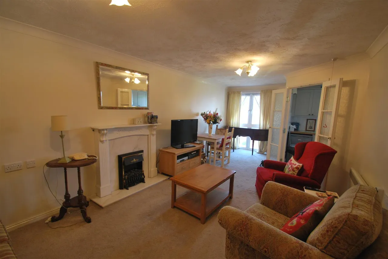 Chapelfields, Frodsham, Cheshire, WA6 7BG, photo 2