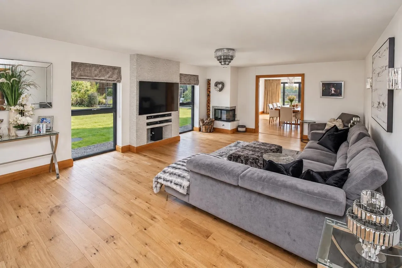 White Roding, Dunmow, CM6, photo 8