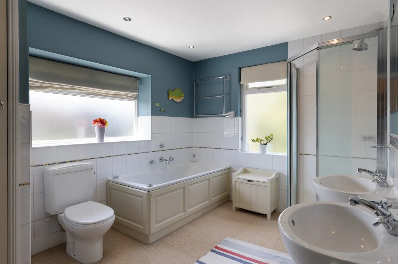 Hampton Road, Teddington, London, photo 12