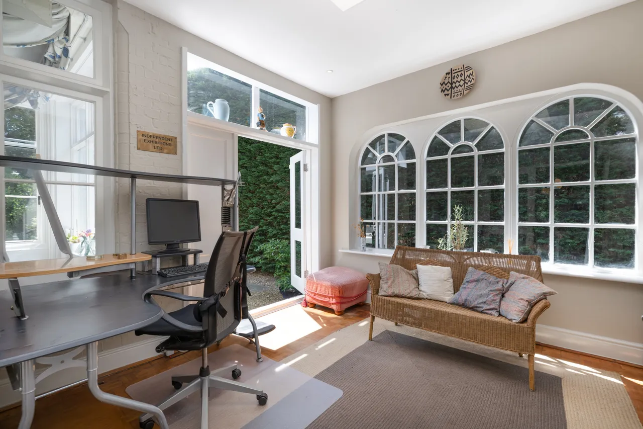 Hampton Road, Teddington, London, photo 9