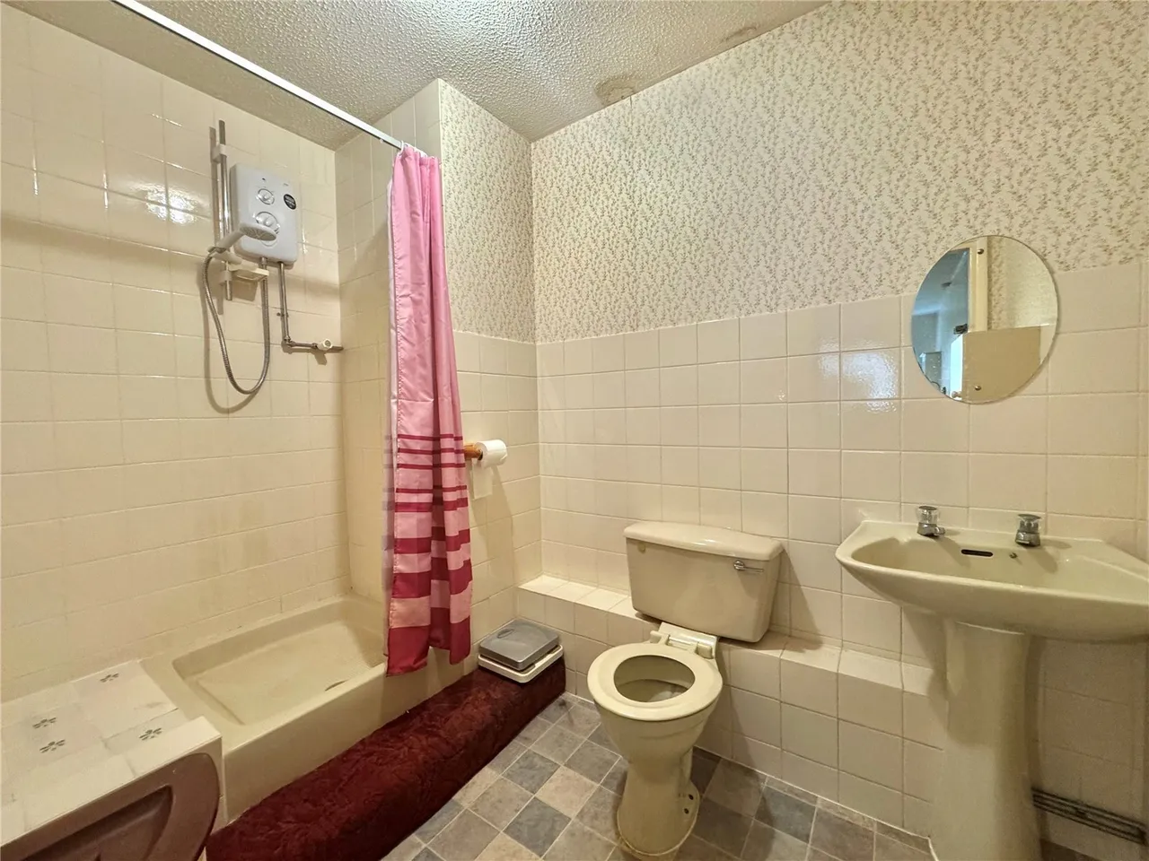 Hanover Court, Ingol, PR2, photo 6