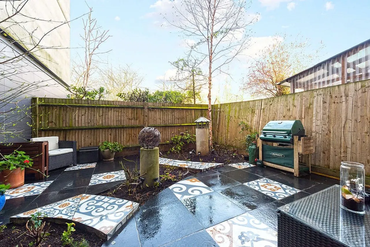 Guide £550,000 - £575,000 Florida Street, London E2, photo 2