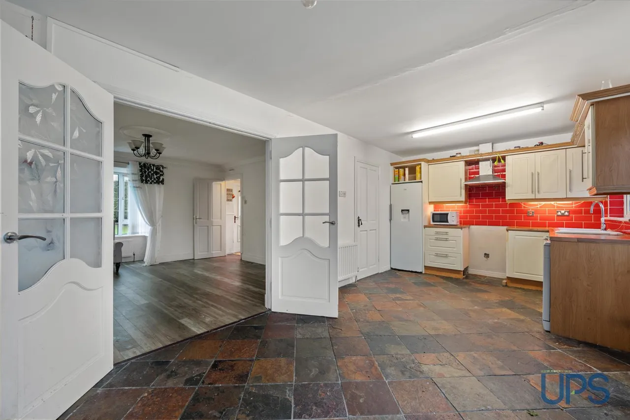 Lagmore Drive, Dunmurry, BT17, photo 9