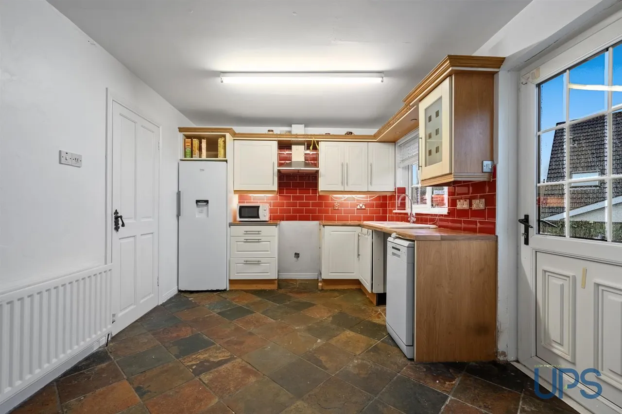 Lagmore Drive, Dunmurry, BT17, photo 8