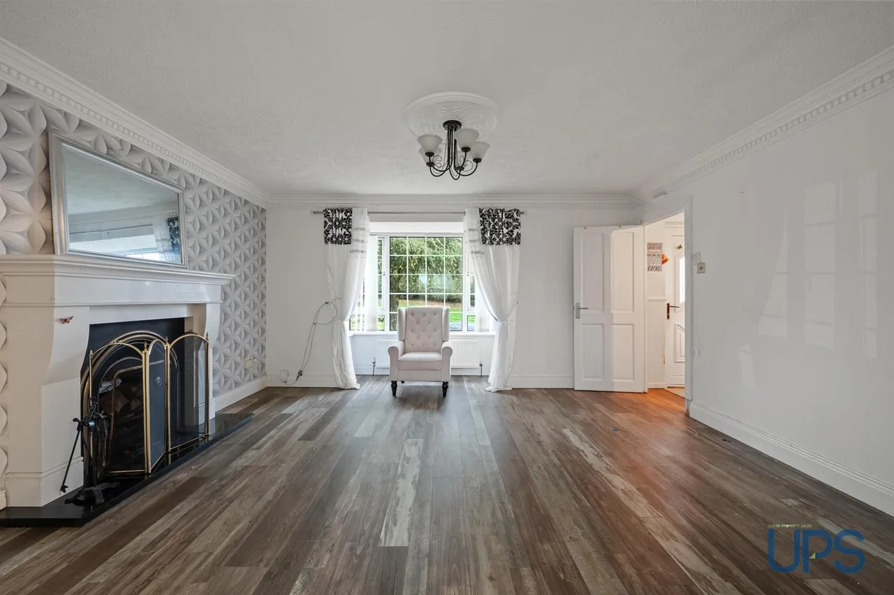 Lagmore Drive, Dunmurry, BT17, photo 4
