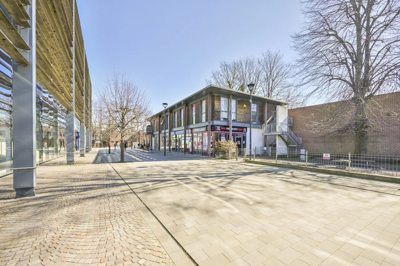 Flat 5, 1-5 Broadway Parade, The Broadway, London, photo 4