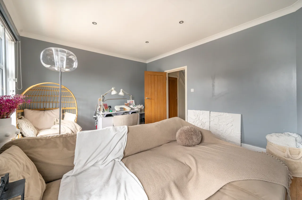 Flat 5, 1-5 Broadway Parade, The Broadway, London, photo 9
