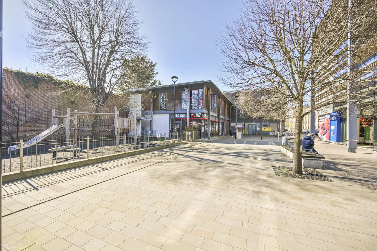 Flat 5, 1-5 Broadway Parade, The Broadway, London, photo 5
