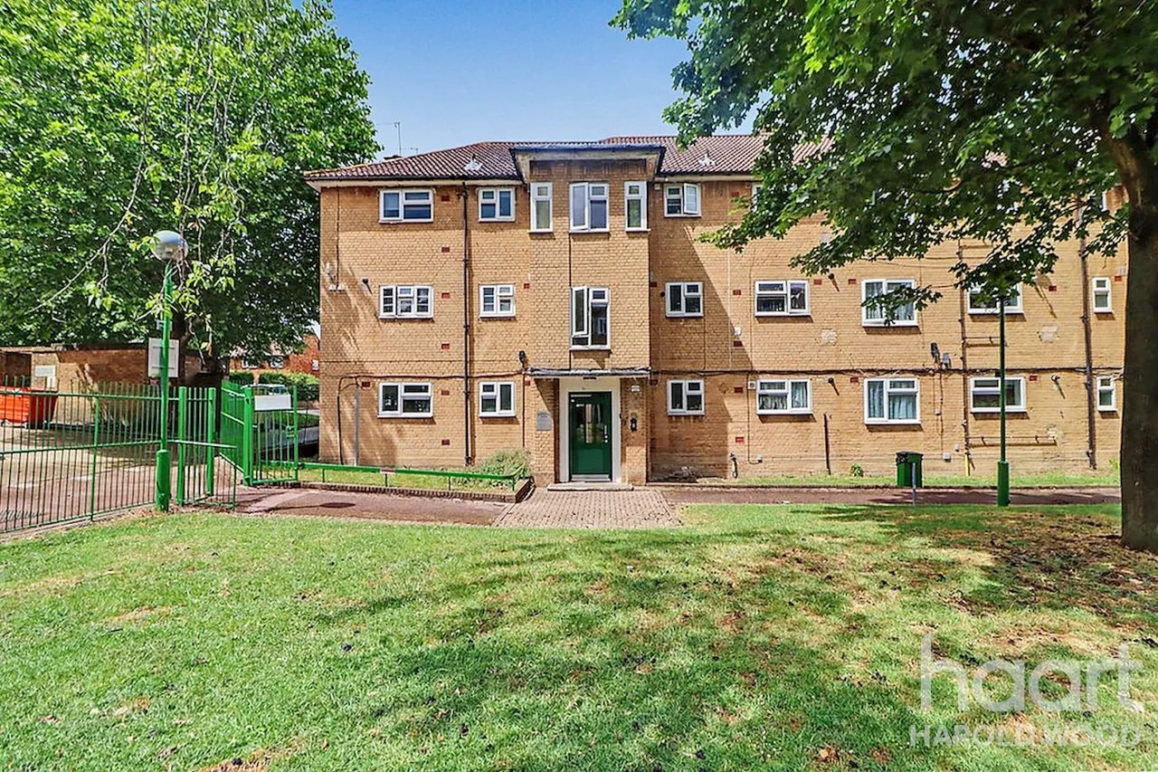 Barnstaple Road, Romford, RM3, photo 15