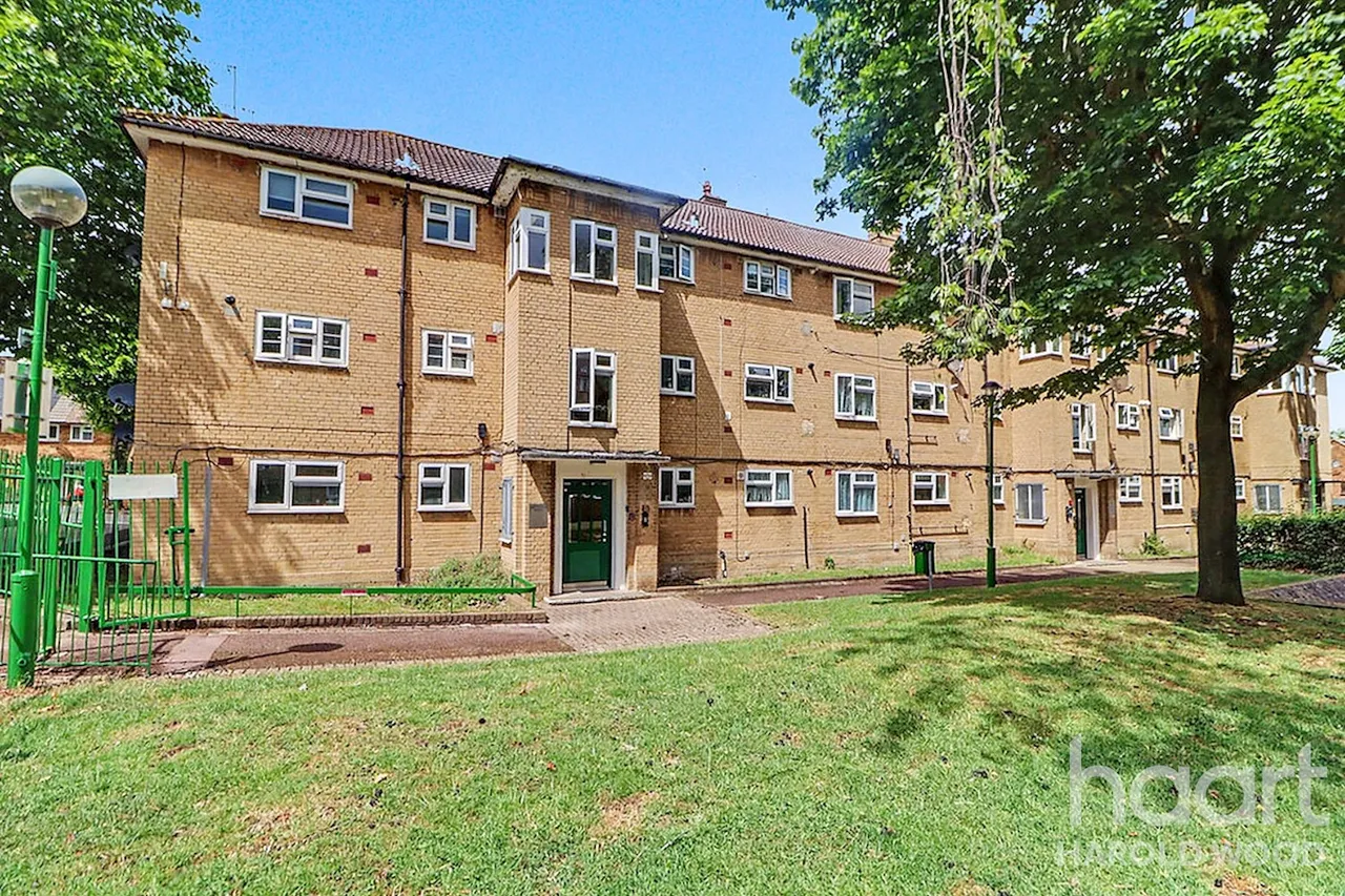 Barnstaple Road, Romford, RM3, photo 16