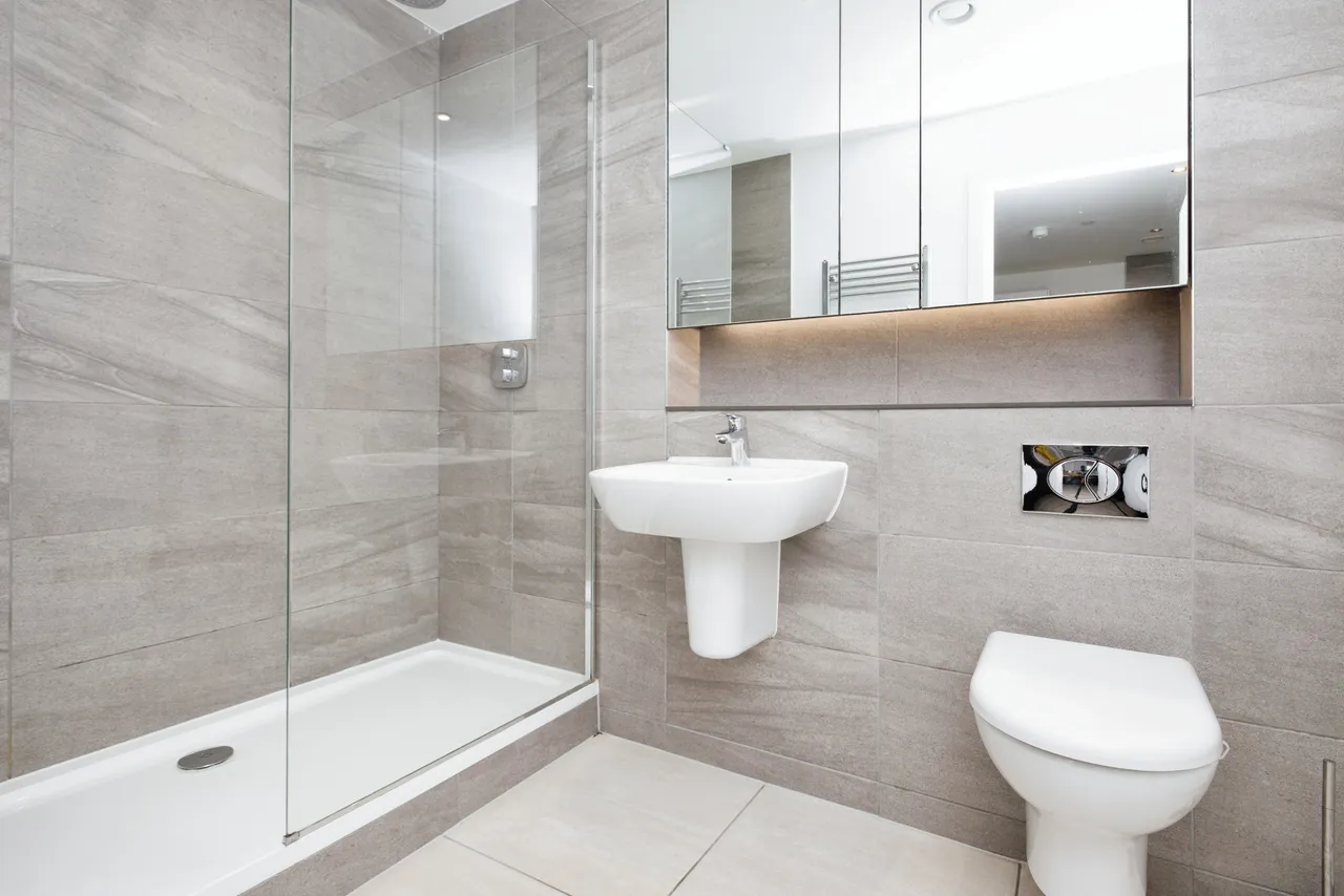 Bellows, 12 Lockside Lane, Salford, Greater Manchester, M5, photo 6