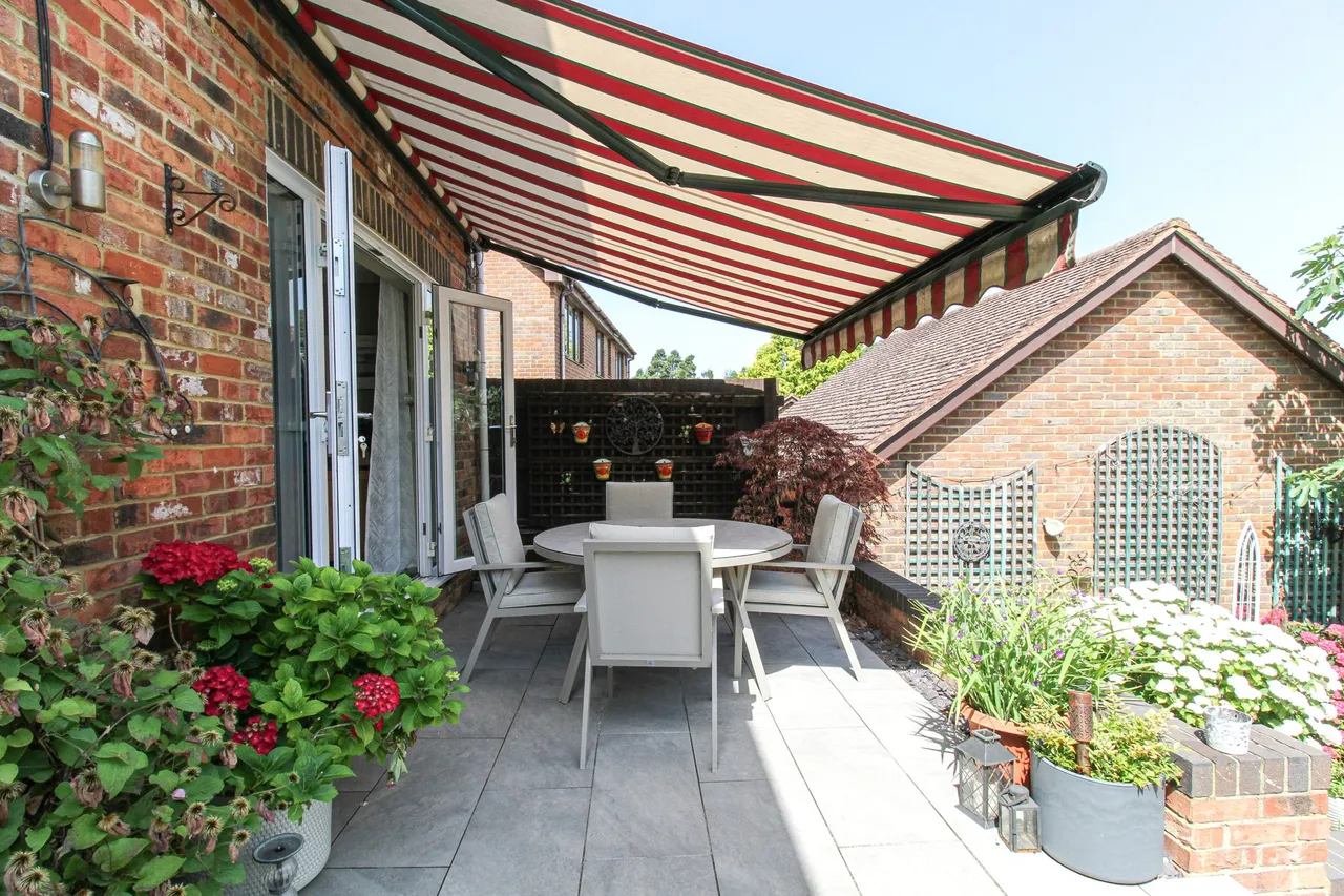 Ovington Drive, Fleet, GU51 1DF, photo 2