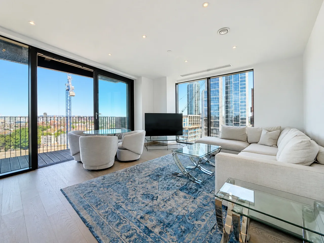 2 bed flat for sale, Legacy Building, London, SW11