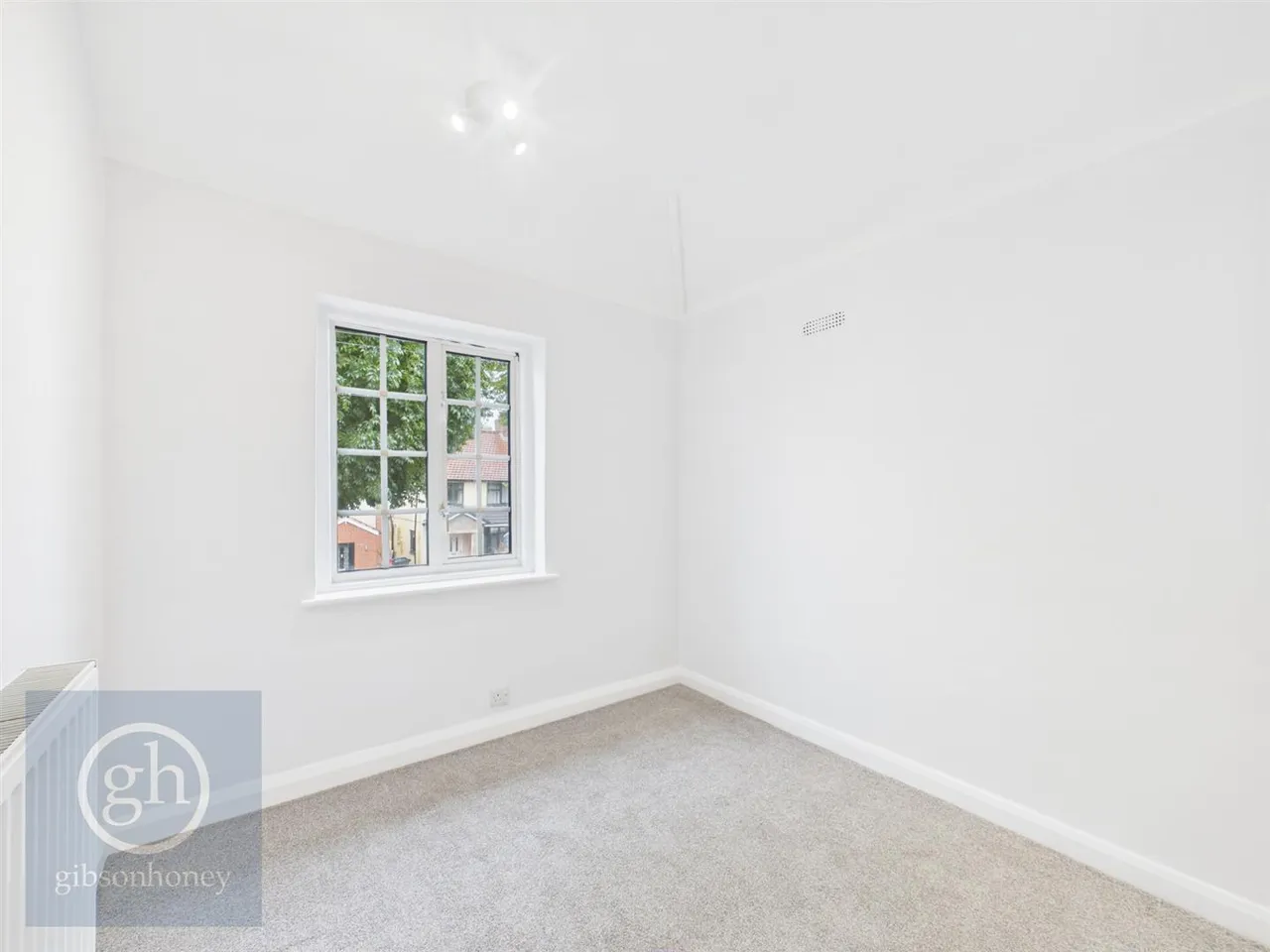 Halsbury Road East, Northolt, UB5 4PU, photo 8