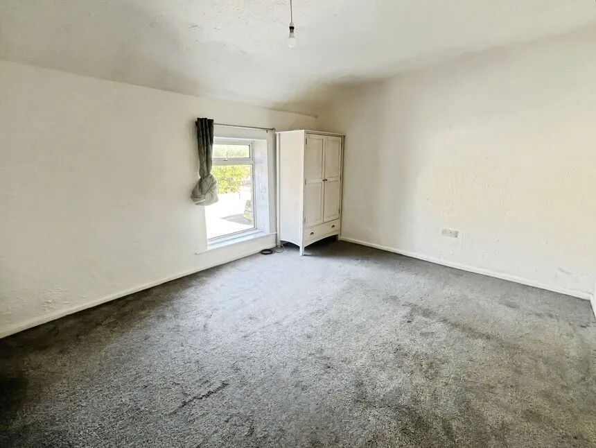 Brook Street, Glossop, SK13, photo 4