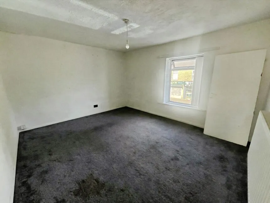 Brook Street, Glossop, SK13, photo 3