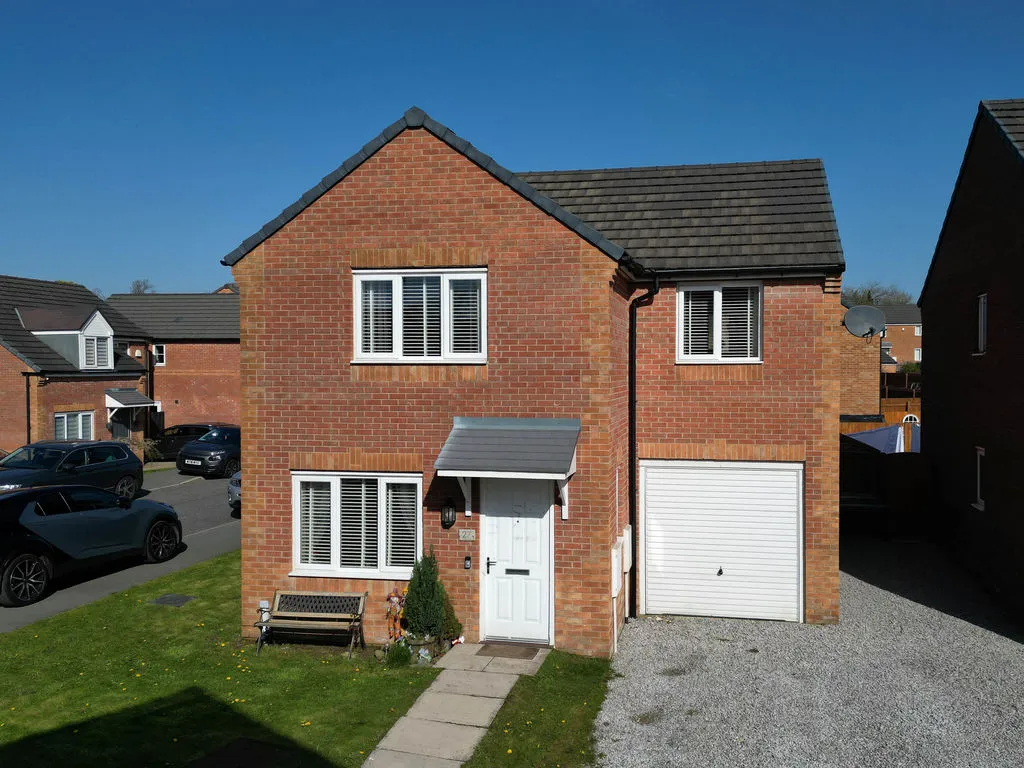 3 bed house for sale — Lowry Way, Rochdale OL11 2BD
