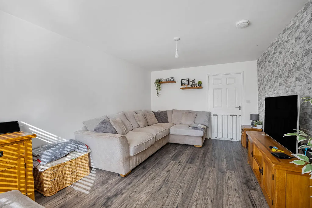 Lowry Way, Rochdale OL11 2BD, photo 3