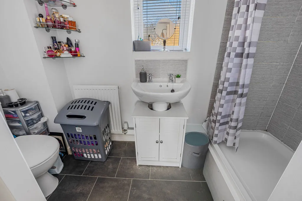 Lowry Way, Rochdale OL11 2BD, photo 11