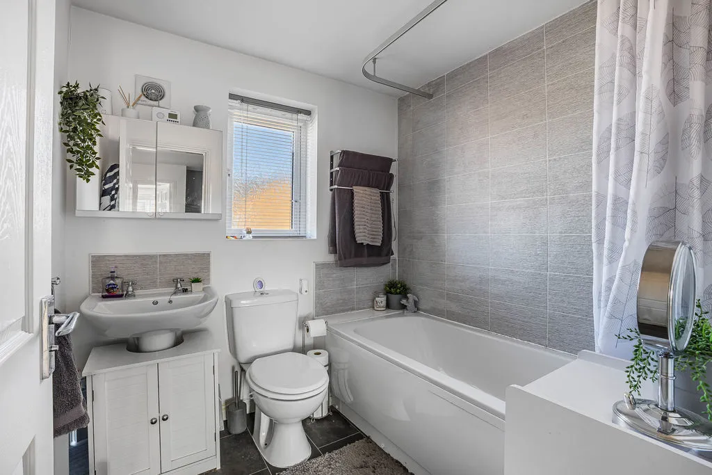 Lowry Way, Rochdale OL11 2BD, photo 15