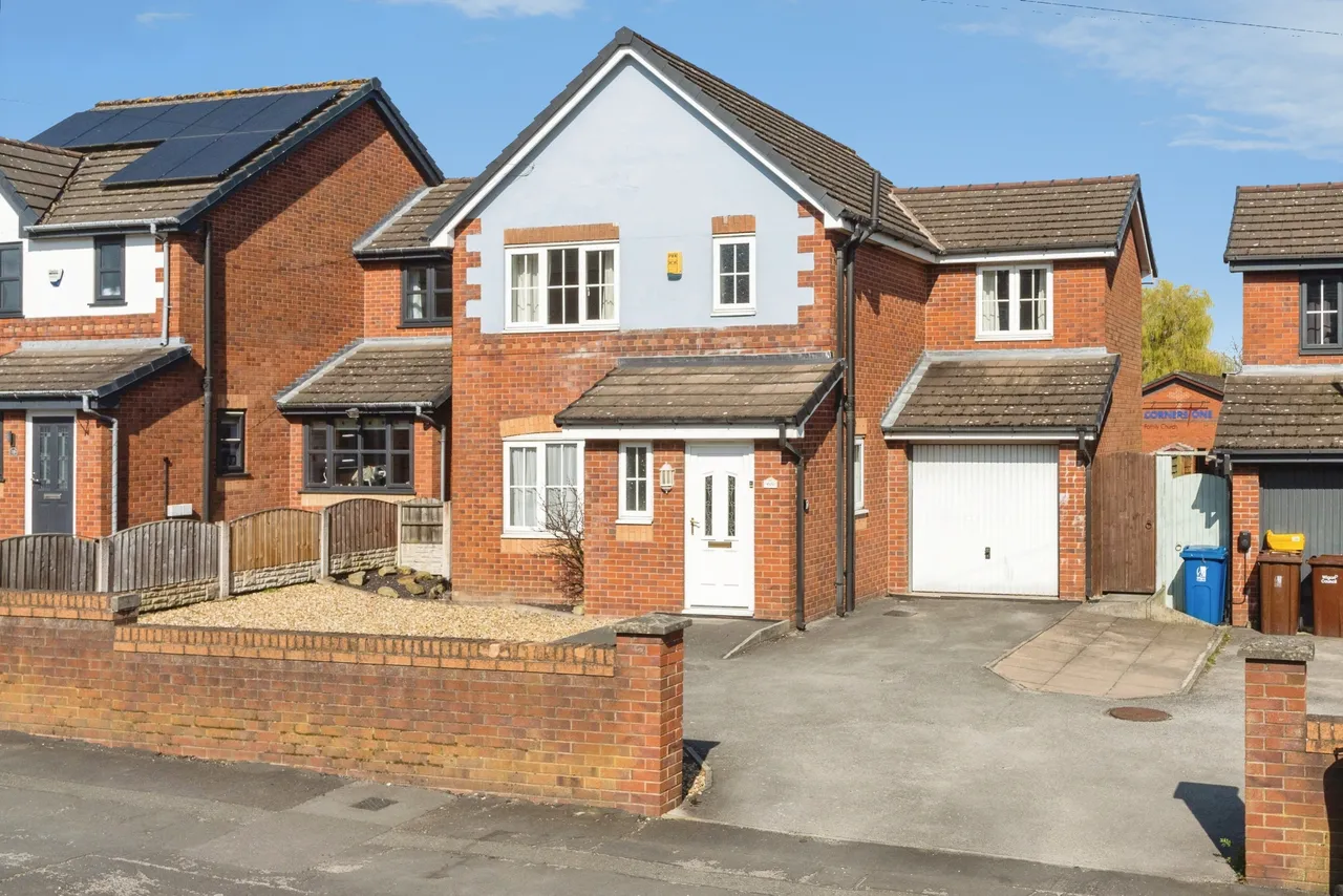 4 bed house for sale, Downall Green Road, Ashton-In-Makerfield, WN4