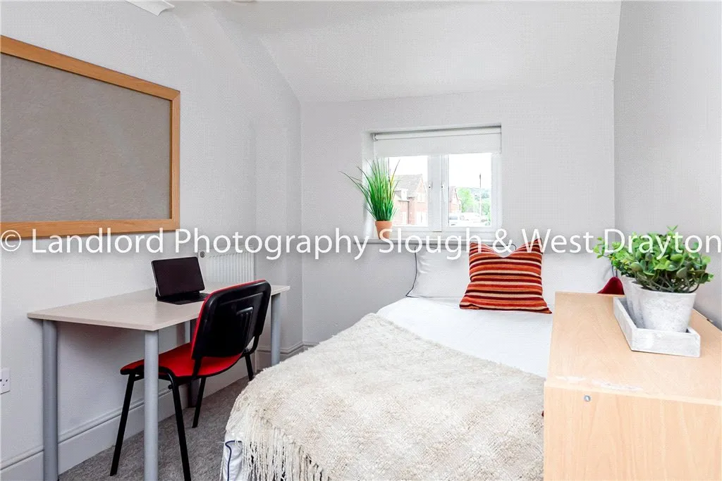 Broomfield, Guildford, GU2, photo 13