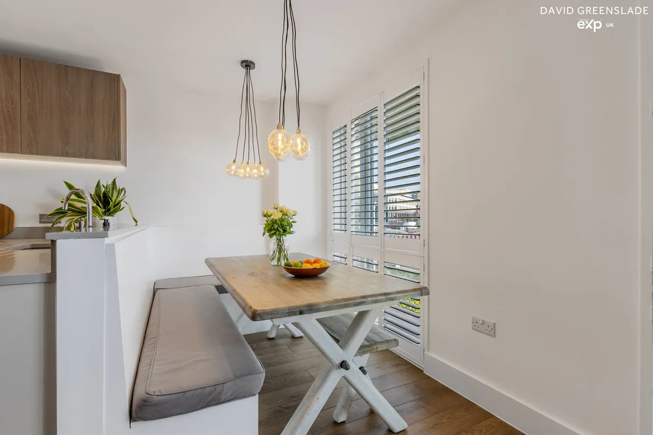 Vallans Court, Bow River Village, E3, photo 10