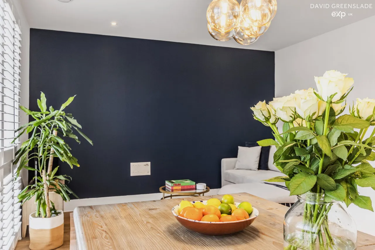 Vallans Court, Bow River Village, E3, photo 12