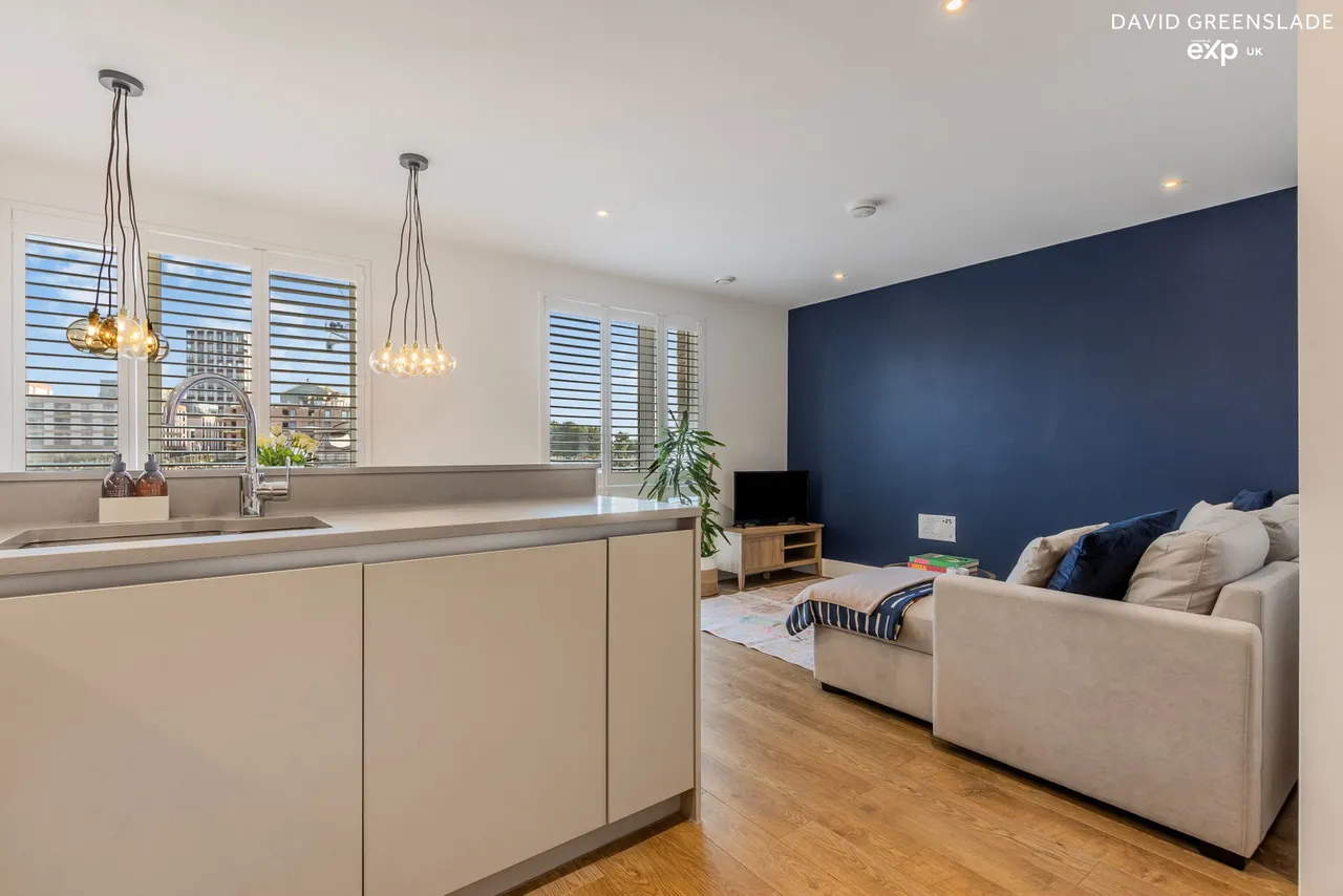 Vallans Court, Bow River Village, E3, photo 5