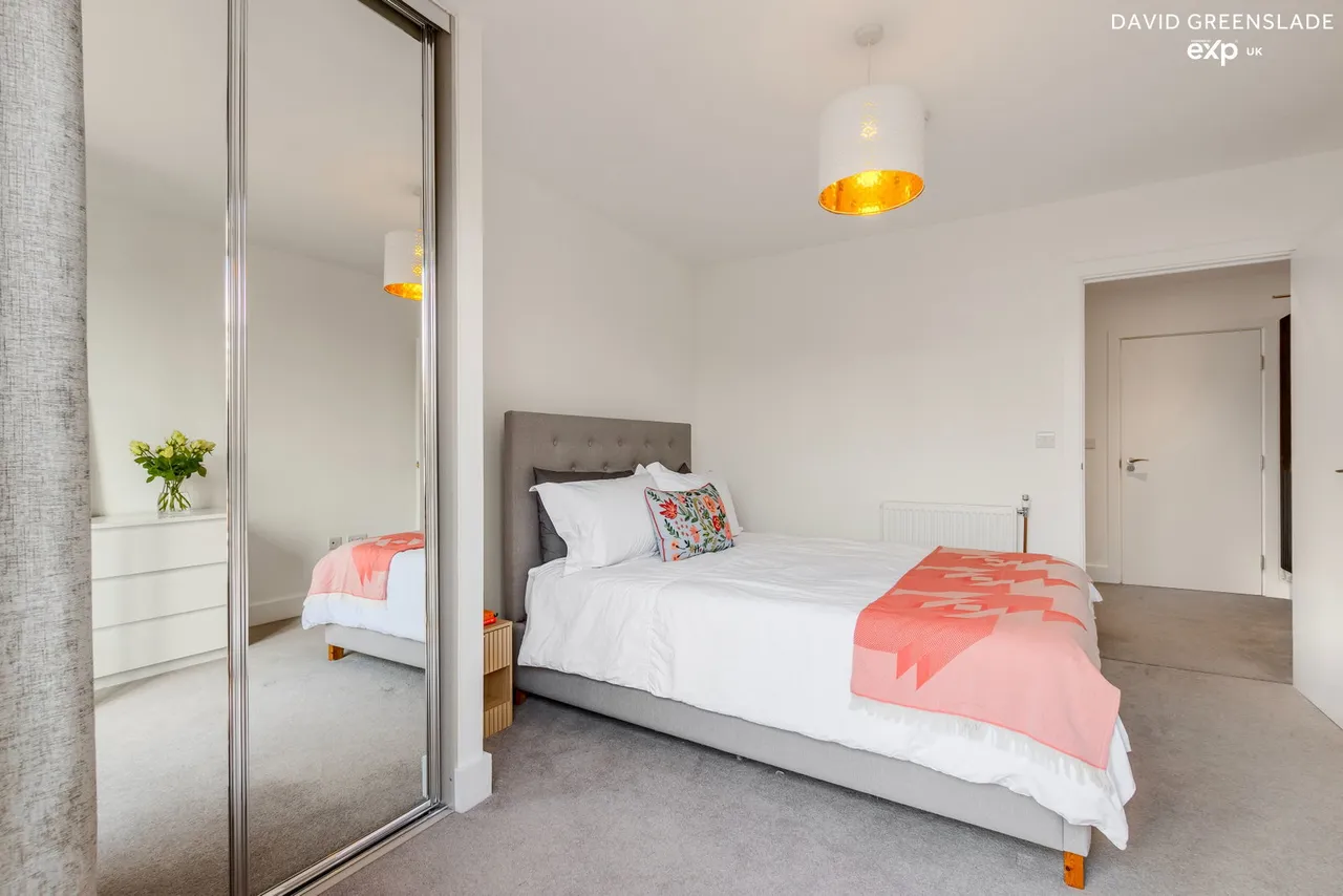 Vallans Court, Bow River Village, E3, photo 8