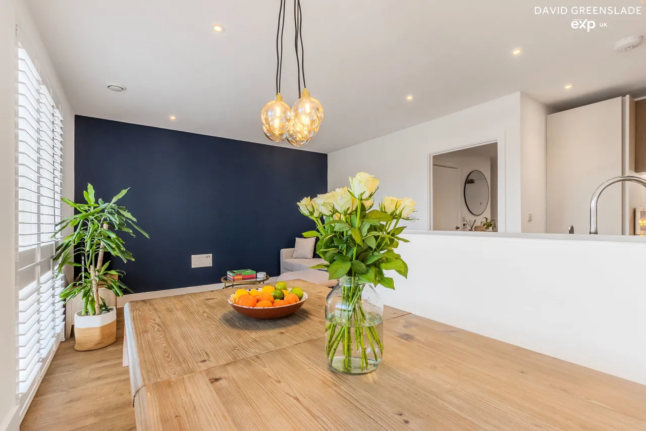 Vallans Court, Bow River Village, E3, photo 13