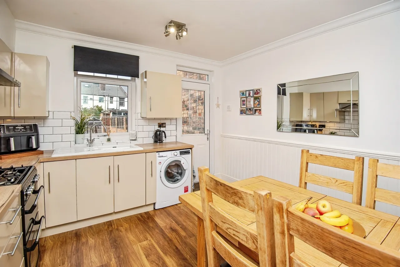 Doncaster Road, Ardsley, Barnsley, photo 6