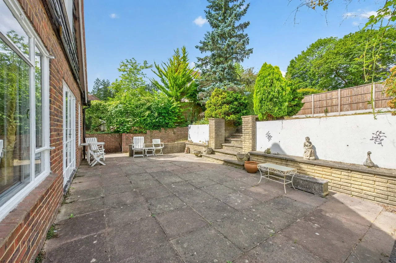 Outwood Lane, CR5, photo 14