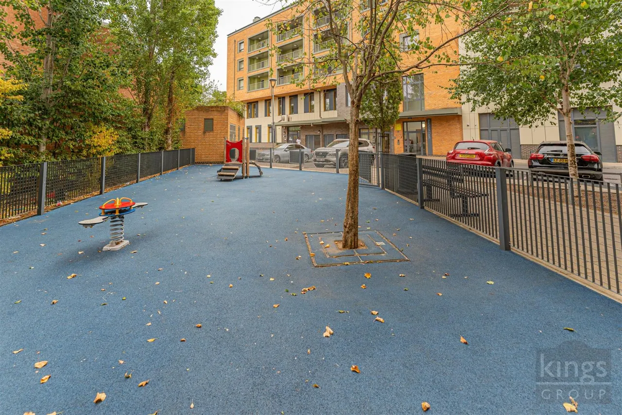 Cannon Road, London, photo 18