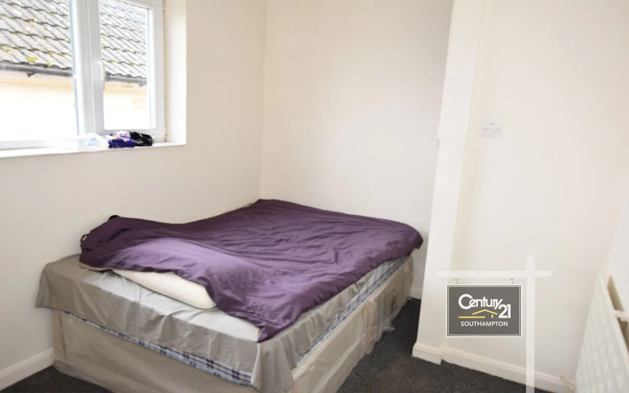 Broadlands Road, SO17, photo 4